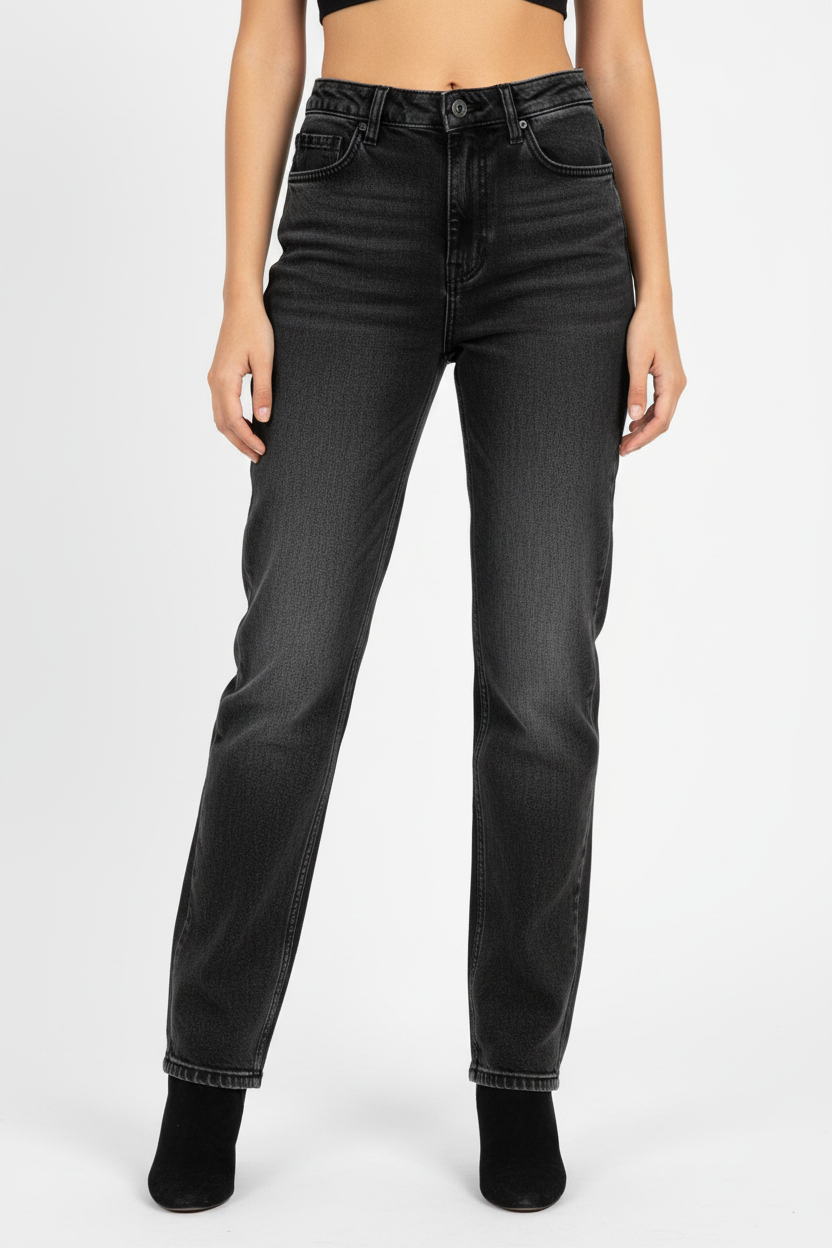 Washed Black Jeans Model